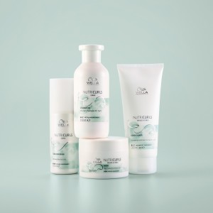Wella Nutricurls lengvos fiksacijos  garbanotų plaukų purškiklis, 150 ml
